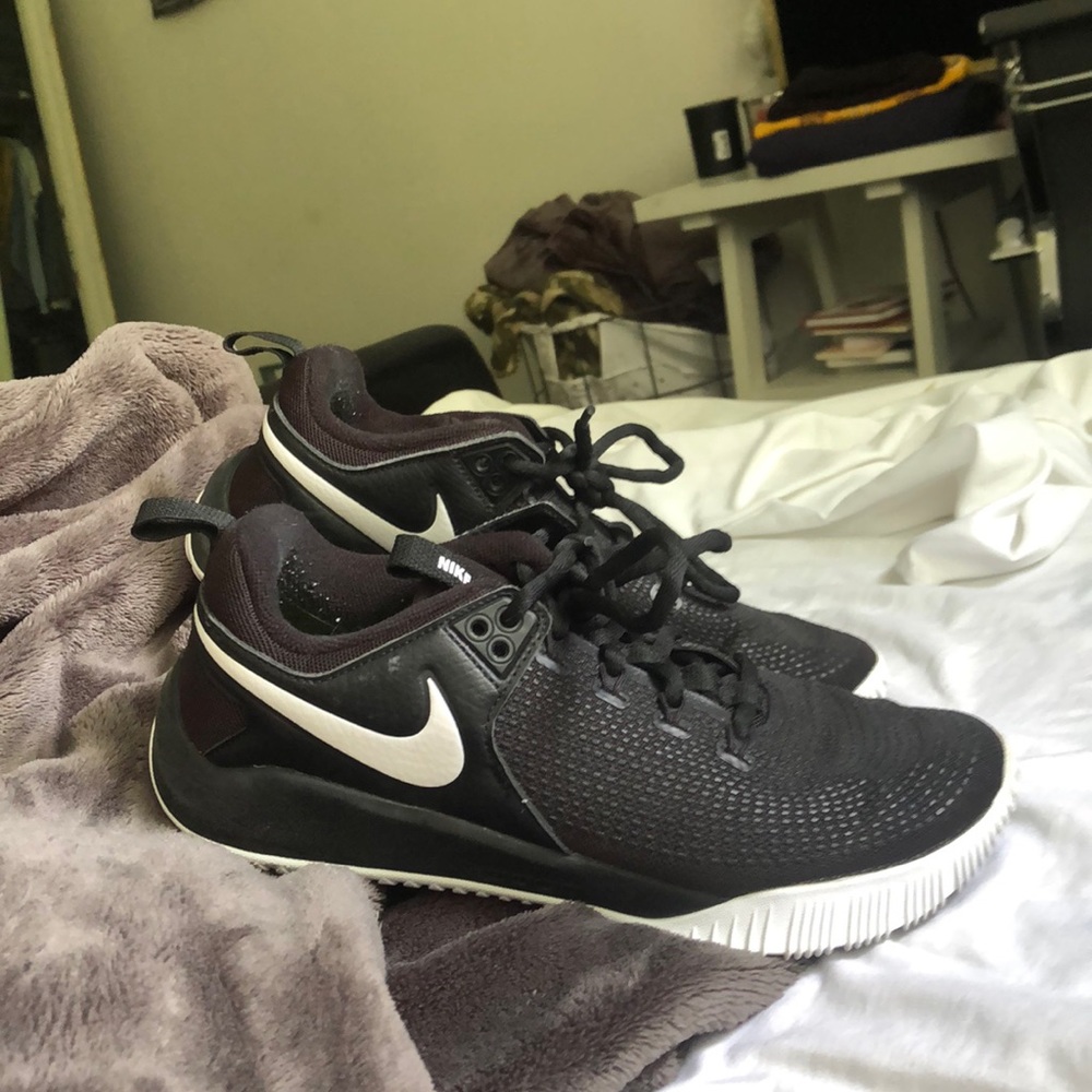 Nike women’s zoom hyperace 2 volleyball shoes